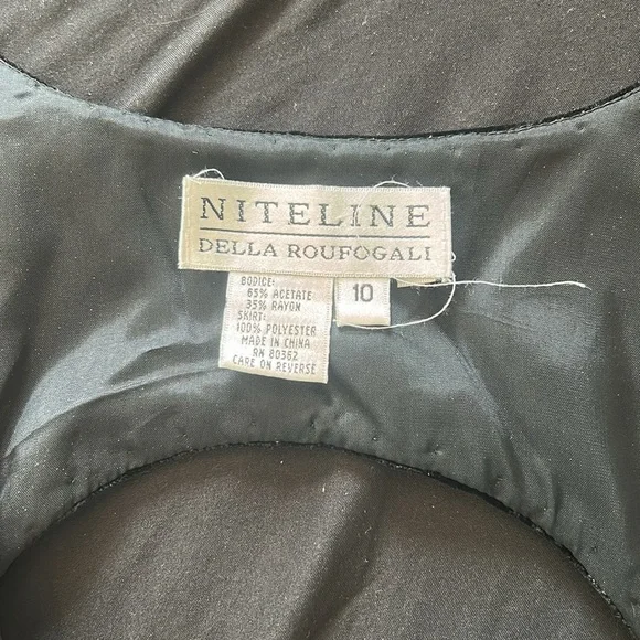 Niteline by Della Rougogali - Elegant Black and Cream Dress - Picture 5 of 5